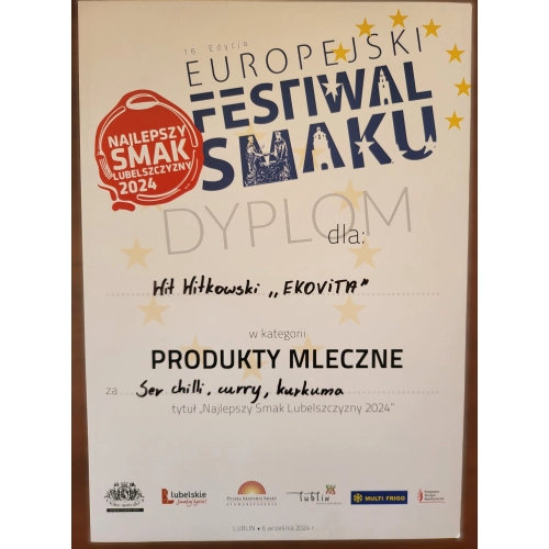 Ser serwatkowy a la ricotta z chili. kurkumą i curry – delikatnie pikantny